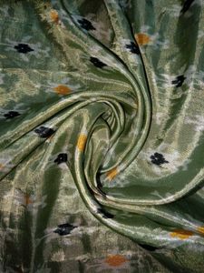Green &amp; Gold Patterned Silk Fabric Saree