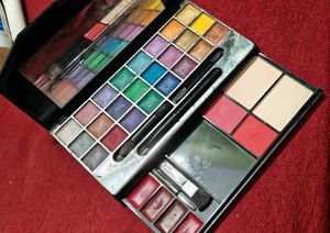Kiss Beauty Eyeshadow Palette