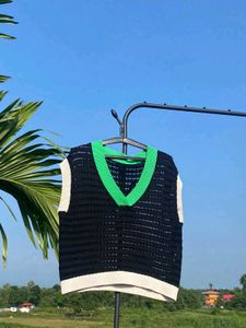 Black mesh half sweater