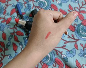 Faces Canada Eye Pencil With Swiss Beauty Lipstick