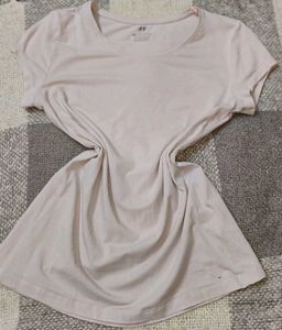 H&M Basic Tee - Size Medium