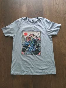 big grey shirt