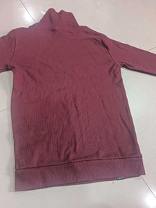Close neck tshirt