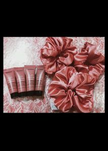 Clinique Aveda Shampoo+ Scrunchies Kit