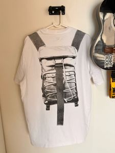 men’s t-shirt