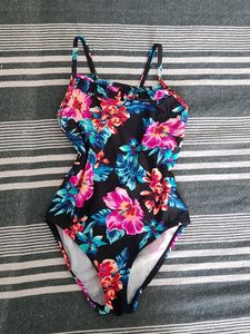 Babygirl Swimwear 👩