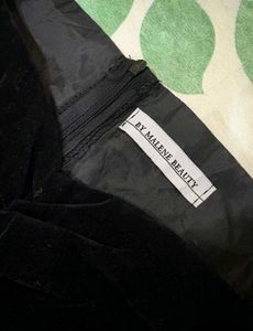 ✨ Elegant Black Velvet Mini Dress