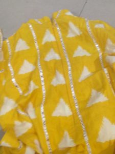 Yellow &amp; White Abstract Print Kurti