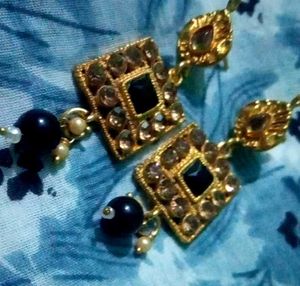 Vintage Black &amp; Gold Drop Earrings