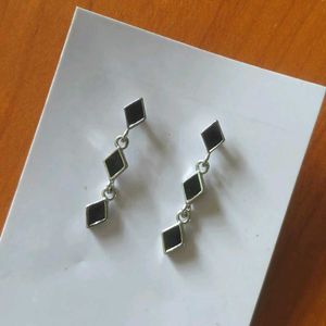 🆕 Chic Black Diamond Drop Earrings