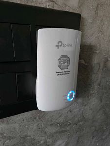 TP-Link Network Repeater (Brand New- Unused)