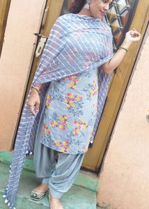 Sleeveless Suit And Salvaar
