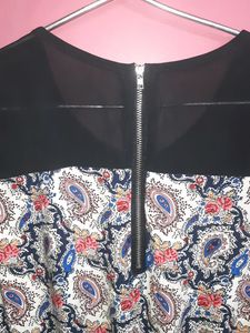 Printed Jumpsuit,with zip and pockets.