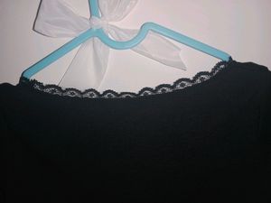 (New) Black Assymetrical Lace Top 🎀🖤