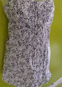 SHORT WHITE FLORAL TOP