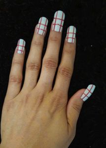 Attractive Artificial Nails ( Set Of 6)