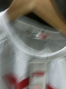 White Levis Print T-shirt Size L