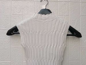 New With Tag Korean Cute Sleeveless Knit Top