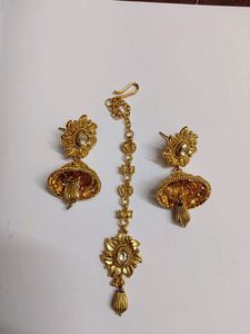 Mantika And Earrings Set