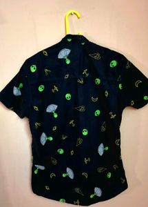 &#34;Alien Signal&#34; Space-Themed Printed Shirt