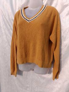 Vintage V-Neck Sweater 💛