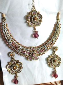 Beautiful Necklace For Party Wear Looks Stunning