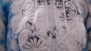 Tie-dye chikankari kurta