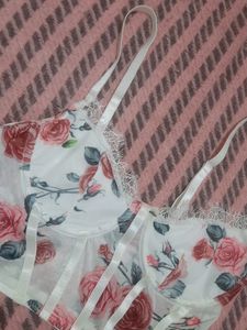 URBANIC Floral White Bralet 🤍