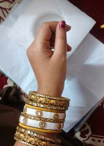 White And Gold Thread Bangles