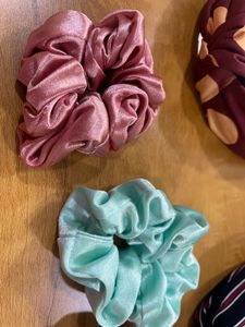 HAIR BANDS AND RUBBER BAND