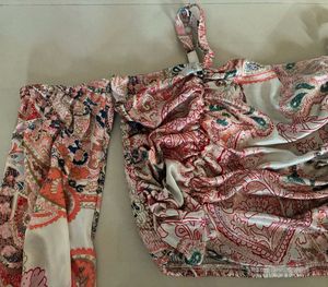 Paisley Print Crop Top off shoulder