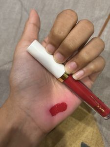 My Glamm Gorgeous Red Lipstick Shade LM Holmes