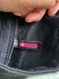 BRAND NEW Jealous 21 skinny fit jeans