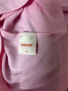 cute pink crop top 🎀