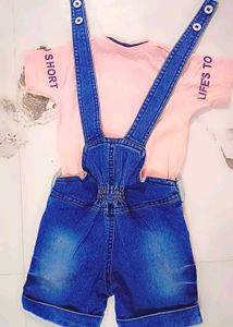 Cute Kids&#39; Outfit: T-Shirt &amp; Denim Overalls