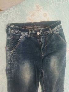 Men&#39;s Distressed Denim Jeans