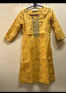 Avaasa Yellow Embroidered Kurta