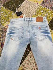 Stylish Light Wash Jeans