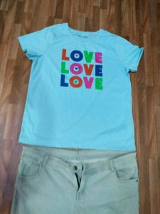 Cute &#39;Love&#39; Graphic Tee