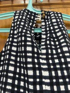 Black And White Sleeveless Top