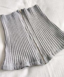 Gray Ribbed Zipper Top ❣️