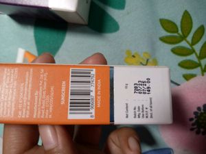 Combo Dermaco Ultra Matte Sunscreen &amp; Dermaco Niacinamide Face Serum For Acne + One Freebies