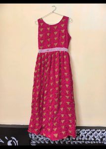 Red Sleeveless Kurti