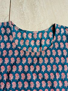 Sleevless Kurti