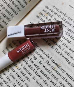 Lipgloss And Lipstick Combo
