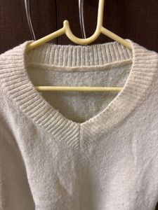 Very comfortable and cozy Cream V-Neck Sweater