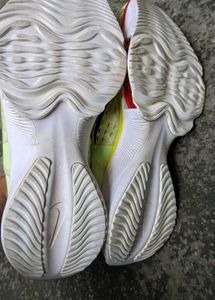 Nike Air Zoom Tempo NEXT% Flyease - Size 6