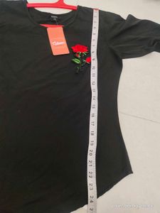 Elegant Black Rose Top - L - 38 Bust