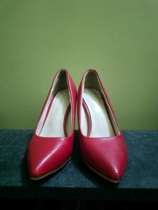 Red Pointed Heels