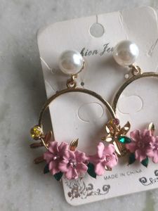 Pearl And Matte Flower Earrings 💗💗🌸